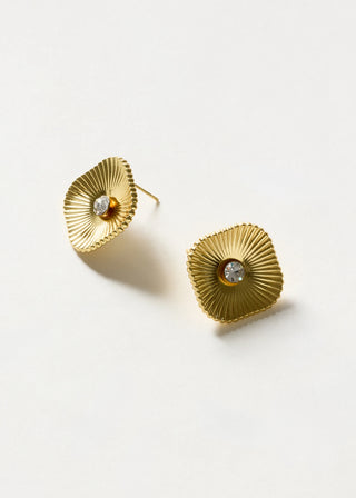 Lobe earring with stone