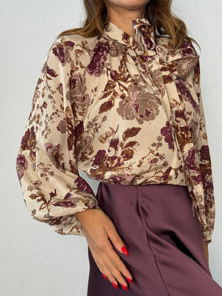 Camicia fiori con fiocco