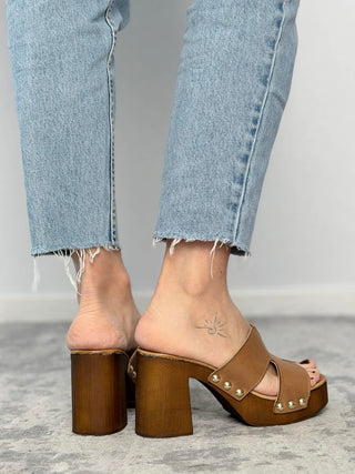 Sandal heel 18+