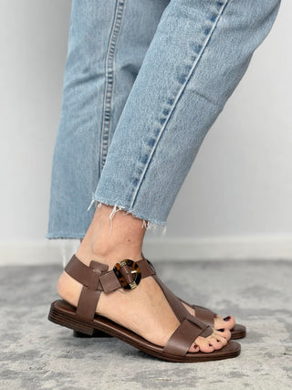 Leather sandal 18+