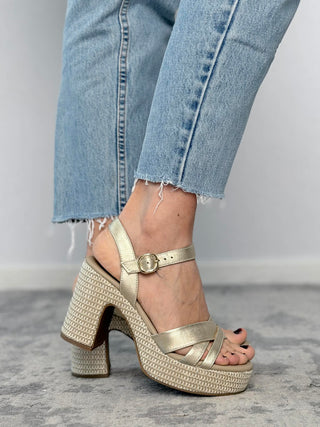 Sandalo pelle con tacco - Nero Giardini