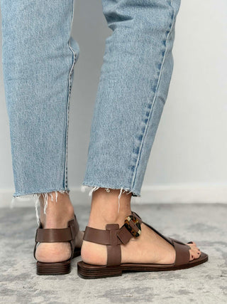 Leather sandal 18+