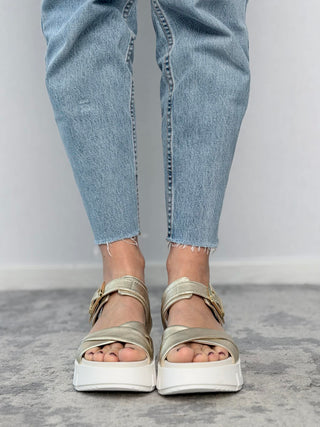 High-sole leather sandal - Nero Giardini
