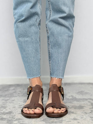 Leather sandal 18+