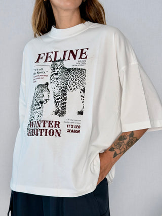 T-Shirt over Feline-Susy Mix
