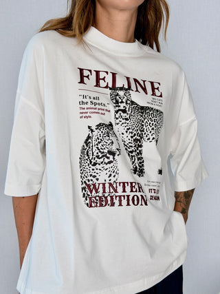 T-Shirt over Feline-Susy Mix