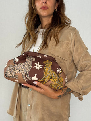 POUCH  MOD. LEO MARRONE